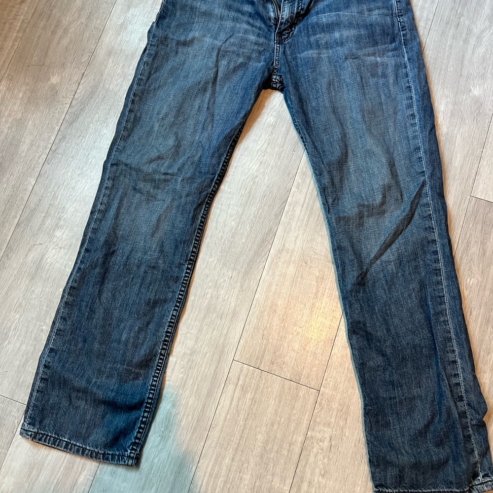 Levi's Women's Straight Blue Jeans